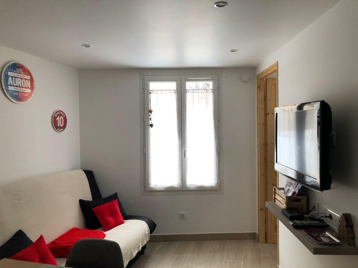 Tout schuss Saint-Étienne-de-Tinée Exterior foto